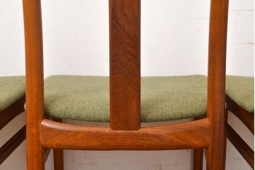 デンマークヴィンテージ　チーク材　丸味を帯びたデザインが温かみを感じるダイニングチェア4脚セット(椅子、イス、ビンテージ、北欧)(R-051505)