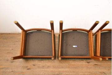 デンマークヴィンテージ　チーク材　丸味を帯びたデザインが温かみを感じるダイニングチェア4脚セット(椅子、イス、ビンテージ、北欧)(R-051505)