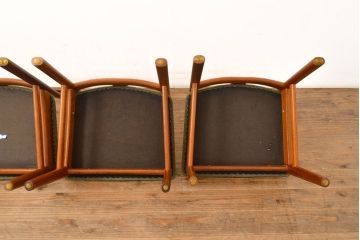 デンマークヴィンテージ　チーク材　丸味を帯びたデザインが温かみを感じるダイニングチェア4脚セット(椅子、イス、ビンテージ、北欧)(R-051505)