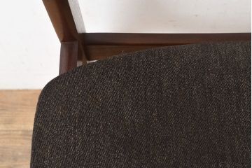 北欧ヴィンテージ　チーク材　メンズライクなお部屋にも合う、シャープなデザインが格好良いダイニングチェア2脚セット(椅子、イス、ビンテージ)(R-051509)