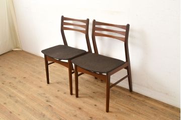 北欧ヴィンテージ　チーク材　メンズライクなお部屋にも合う、シャープなデザインが格好良いダイニングチェア2脚セット(椅子、イス、ビンテージ)(R-051509)