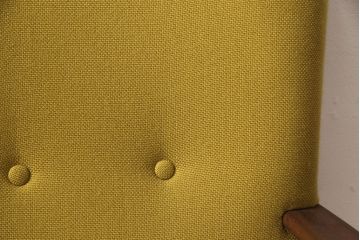 北欧ヴィンテージ　くすんだ黄色がお部屋のアクセントになるイージーチェア(1人掛けソファ、アームチェア、1P、ビンテージ)(R-051513)