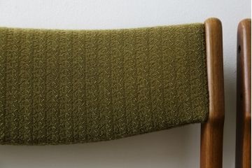 デンマークビンテージ　北欧家具　グリーンのファブリックとチーク材の木色が温かみのある空間を演出するチェア4脚セット(ダイニングチェア、ヴィンテージ)(R-051514)