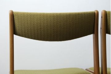 デンマークビンテージ　北欧家具　グリーンのファブリックとチーク材の木色が温かみのある空間を演出するチェア4脚セット(ダイニングチェア、ヴィンテージ)(R-051514)