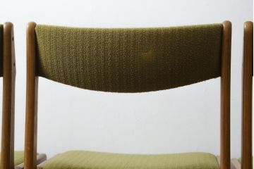 デンマークビンテージ　北欧家具　グリーンのファブリックとチーク材の木色が温かみのある空間を演出するチェア4脚セット(ダイニングチェア、ヴィンテージ)(R-051514)