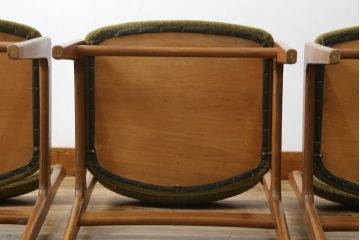 デンマークビンテージ　北欧家具　グリーンのファブリックとチーク材の木色が温かみのある空間を演出するチェア4脚セット(ダイニングチェア、ヴィンテージ)(R-051514)