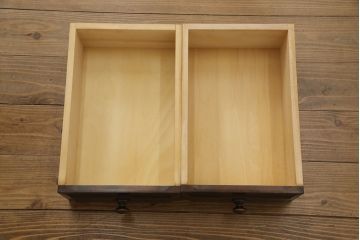 中古　北海道民芸家具　クラシカルな雰囲気が魅力!落ち着きのある空間づくりにおすすめのサイドボード(キャビネット、収納棚、リビングボード)(R-051519)