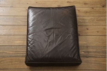 海外ビンテージ　使い込まれた本革の風合いが味わい深い一人掛けソファ(1Pソファ、ヴィンテージ)(R-051522)