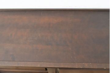 中古　北海道民芸家具　脚(台輪)付きリメイク　ガラスを入れてモダンな雰囲気に!シックな佇まいのローボード(テレビ台、テレビボード、収納棚、サイドボード)(R-051523)
