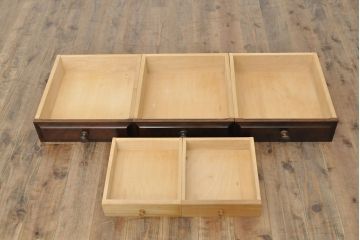 中古　北海道民芸家具　脚(台輪)付きリメイク　ガラスを入れてモダンな雰囲気に!シックな佇まいのローボード(テレビ台、テレビボード、収納棚、サイドボード)(R-051523)