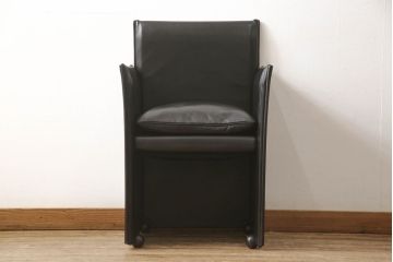 中古　美品　Cassina(カッシーナ)　401 BREAK(ブレーク)　MARIO BELLINI(マリオベリーニ)　キャスター付きアームチェア(ダイニングチェア、一人掛けソファ、1P)(定価約46万円)(R-051526)