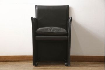 中古　美品　Cassina(カッシーナ)　401 BREAK(ブレーク)　MARIO BELLINI(マリオベリーニ)　キャスター付きアームチェア(ダイニングチェア、一人掛けソファ、1P)(定価約46万円)(R-051527)
