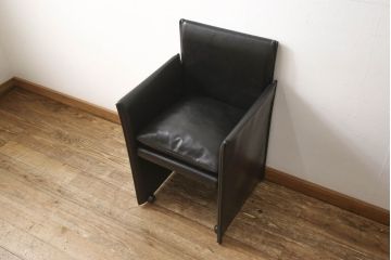 中古　美品　Cassina(カッシーナ)　401 BREAK(ブレーク)　MARIO BELLINI(マリオベリーニ)　キャスター付きアームチェア(ダイニングチェア、一人掛けソファ、1P)(定価約46万円)(R-051527)