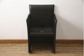 中古　美品　Cassina(カッシーナ)　401 BREAK(ブレーク)　MARIO BELLINI(マリオベリーニ)　キャスター付きアームチェア(ダイニングチェア、一人掛けソファ、1P)(定価約46万円)(R-051527)