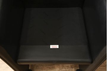 中古　美品　Cassina(カッシーナ)　401 BREAK(ブレーク)　MARIO BELLINI(マリオベリーニ)　キャスター付きアームチェア(ダイニングチェア、一人掛けソファ、1P)(定価約46万円)(R-051527)