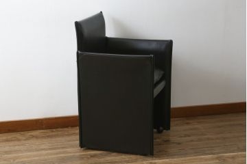 中古　美品　Cassina(カッシーナ)　401 BREAK(ブレーク)　MARIO BELLINI(マリオベリーニ)　キャスター付きアームチェア(ダイニングチェア、一人掛けソファ、1P)(定価約46万円)(R-051529)