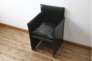 中古　美品　Cassina(カッシーナ)　401 BREAK(ブレーク)　MARIO BELLINI(マリオベリーニ)　キャスター付きアームチェア(ダイニングチェア、一人掛けソファ、1P)(定価約46万円)(R-051529)