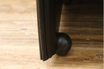 中古　美品　Cassina(カッシーナ)　401 BREAK(ブレーク)　MARIO BELLINI(マリオベリーニ)　キャスター付きアームチェア(ダイニングチェア、一人掛けソファ、1P)(定価約46万円)(R-051529)