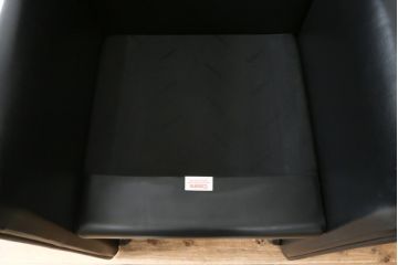 中古　美品　Cassina(カッシーナ)　401 BREAK(ブレーク)　MARIO BELLINI(マリオベリーニ)　キャスター付きアームチェア(ダイニングチェア、一人掛けソファ、1P)(定価約46万円)(R-051529)
