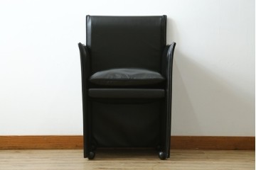 中古　美品　Cassina(カッシーナ)　401 BREAK(ブレーク)　MARIO BELLINI(マリオベリーニ)　キャスター付きアームチェア　定価約46万円　(R-051531)