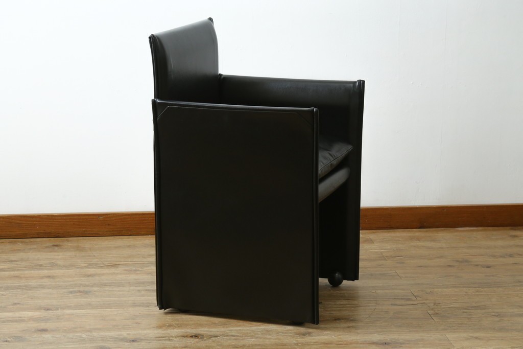 中古　美品　Cassina(カッシーナ)　401 BREAK(ブレーク)　MARIO BELLINI(マリオベリーニ)　キャスター付きアームチェア　定価約46万円　(R-051531)