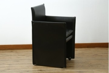 中古　美品　Cassina(カッシーナ)　401 BREAK(ブレーク)　MARIO BELLINI(マリオベリーニ)　キャスター付きアームチェア　定価約46万円　(R-051531)