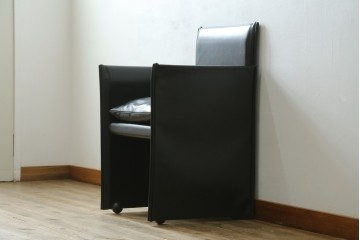 中古　美品　Cassina(カッシーナ)　401 BREAK(ブレーク)　MARIO BELLINI(マリオベリーニ)　キャスター付きアームチェア　定価約46万円　(R-051531)