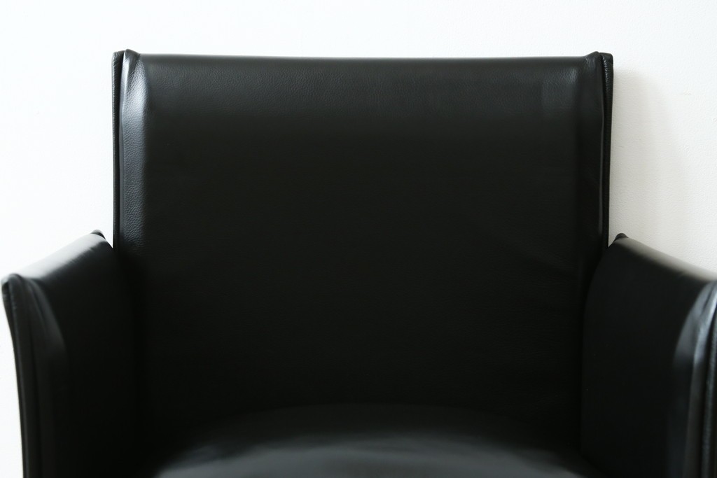 中古　美品　Cassina(カッシーナ)　401 BREAK(ブレーク)　MARIO BELLINI(マリオベリーニ)　キャスター付きアームチェア　定価約46万円　(R-051531)