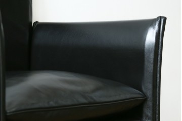 中古　美品　Cassina(カッシーナ)　401 BREAK(ブレーク)　MARIO BELLINI(マリオベリーニ)　キャスター付きアームチェア　定価約46万円　(R-051531)