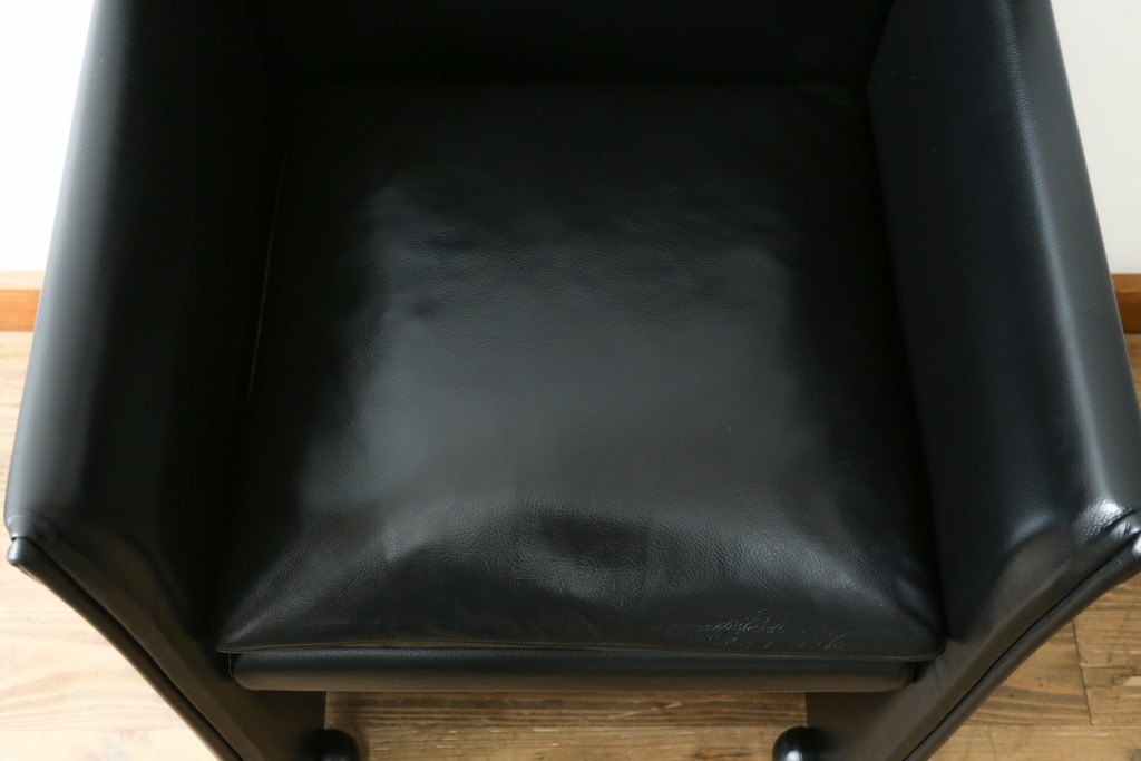 中古　美品　Cassina(カッシーナ)　401 BREAK(ブレーク)　MARIO BELLINI(マリオベリーニ)　キャスター付きアームチェア　定価約46万円　(R-051531)