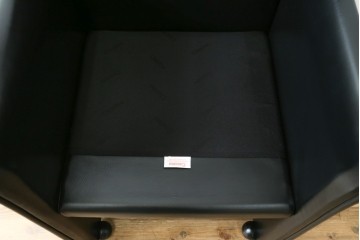 中古　美品　Cassina(カッシーナ)　401 BREAK(ブレーク)　MARIO BELLINI(マリオベリーニ)　キャスター付きアームチェア　定価約46万円　(R-051531)