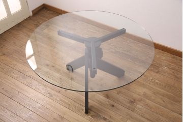 中古　極美品　2019年製　Cassina(カッシーナ)取り扱い　VIDUN(ヴィドゥン)　支柱を回して高さが調節できるガラステーブル(ダイニングテーブル、2人掛け、4人掛け)(R-051535)