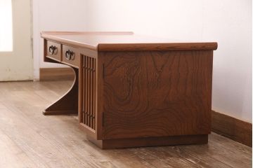 中古　美品　民芸家具　ケヤキ材製・中桐材　力強い杢目と品が漂う美しい佇まいが魅力の文机(片袖机)(R-051536)