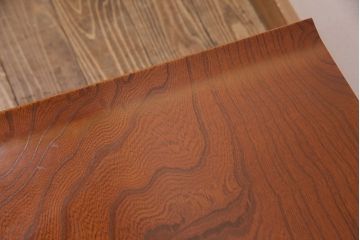 中古　美品　民芸家具　ケヤキ材製・中桐材　力強い杢目と品が漂う美しい佇まいが魅力の文机(片袖机)(R-051536)