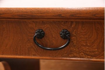 中古　美品　民芸家具　ケヤキ材製・中桐材　力強い杢目と品が漂う美しい佇まいが魅力の文机(片袖机)(R-051536)