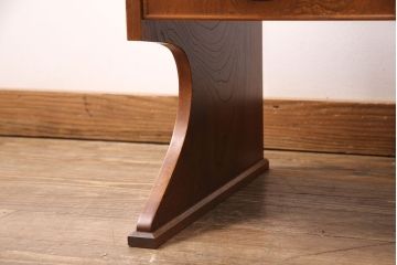 中古　美品　民芸家具　ケヤキ材製・中桐材　力強い杢目と品が漂う美しい佇まいが魅力の文机(片袖机)(R-051536)