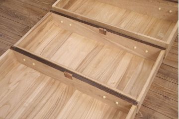 中古　美品　国産　三方桑材・中桐　衣装盆付き　独特な木目が目を惹く小振りな着物箪笥(和タンス、総桐箪笥、桐たんす)(R-051537)