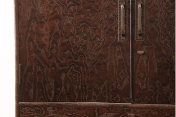 中古　美品　国産　三方桑材・中桐　衣装盆付き　独特な木目が目を惹く小振りな着物箪笥(和タンス、総桐箪笥、桐たんす)(R-051537)