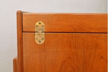 ヴィンテージ家具　デンマークビンテージ　チーク材　希少!収納を兼ね備えたキャスター付きサーバー(サービス台、ワインセラー、バーキャビネット、収納棚)(R-051538)