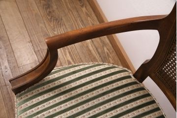 中古　美品　DREXEL HERITAGE(ドレクセルヘリテイジ)　Cameo Classics(キャメオクラシックス)　格調高い雰囲気が魅力のマホガニー製アームチェア(定価約33万円)(椅子、ダイニングチェア)(R-051539)