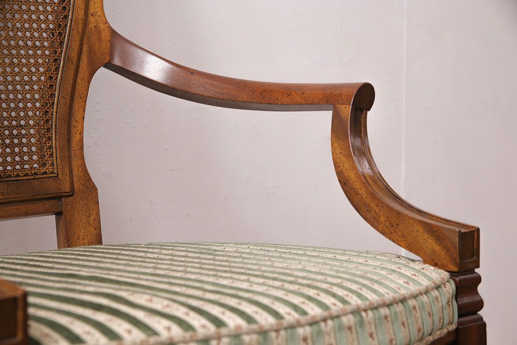 中古　美品　DREXEL HERITAGE(ドレクセルヘリテイジ)　Cameo Classics(キャメオクラシックス)　格調高い雰囲気が魅力のマホガニー製アームチェア(定価約33万円)(椅子、ダイニングチェア)(R-051539)