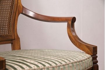 中古　美品　DREXEL HERITAGE(ドレクセルヘリテイジ)　Cameo Classics(キャメオクラシックス)　格調高い雰囲気が魅力のマホガニー製アームチェア(定価約33万円)(椅子、ダイニングチェア)(R-051539)