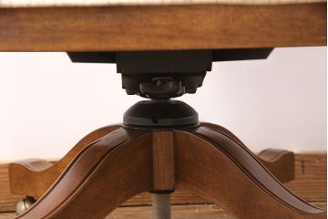 中古　美品　DREXEL HERITAGE(ドレクセルヘリテイジ)　Cameo Classics(キャメオクラシックス)　格調高い雰囲気が魅力のマホガニー製デスクチェア(定価約40万円)(椅子、オフィスチェア)(R-051540)