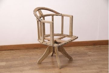 中古　ナラ材　昇降式　クラシカルな佇まいが魅力の回転イス(デスクチェア、ドクターチェア、アームチェア、回転椅子)(R-051545)