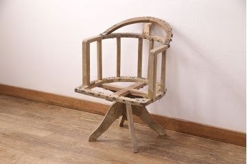 中古　ナラ材　昇降式　クラシカルな佇まいが魅力の回転イス(デスクチェア、ドクターチェア、アームチェア、回転椅子)(R-051545)