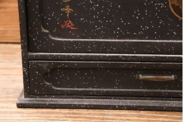アンティーク雑貨　漆塗り　螺鈿細工と蒔絵が施された、美術品のような器局(飾り棚、戸棚、書箱、収納棚、小物収納)(R-051550)