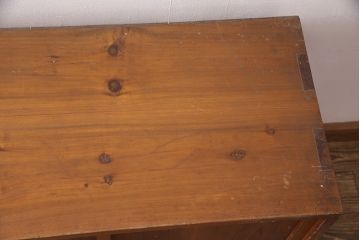 和製アンティーク　ヒノキ材　様々な使い方ができる、シンプルなつくりの戸棚(キャビネット、収納棚、下駄箱)(R-051551)