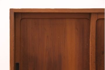 和製アンティーク　ヒノキ材　様々な使い方ができる、シンプルなつくりの戸棚(キャビネット、収納棚、下駄箱)(R-051551)