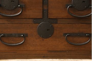 和製アンティーク　大正昭和初期　ヒノキ材　小振りなサイズが嬉しい!卓上でも使える帳場箪笥(小箪笥、サイドキャビネット、収納棚、時代箪笥、小物収納)(R-051552)