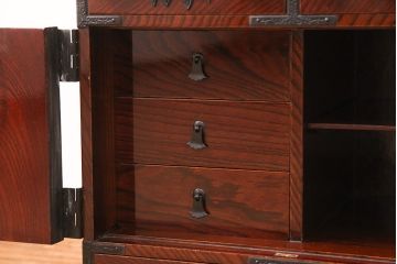 中古　美品　門間箪笥店(門間屋)　仙台箪笥　木地呂塗り　小ぶりながらも存在感を放つ小箪笥(小引き出し、卓上収納)(定価約24万円)(R-051557)